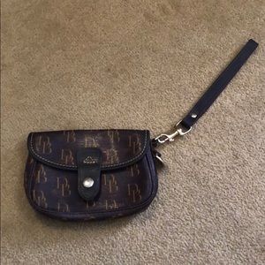 Dooney & Bourke wristlet